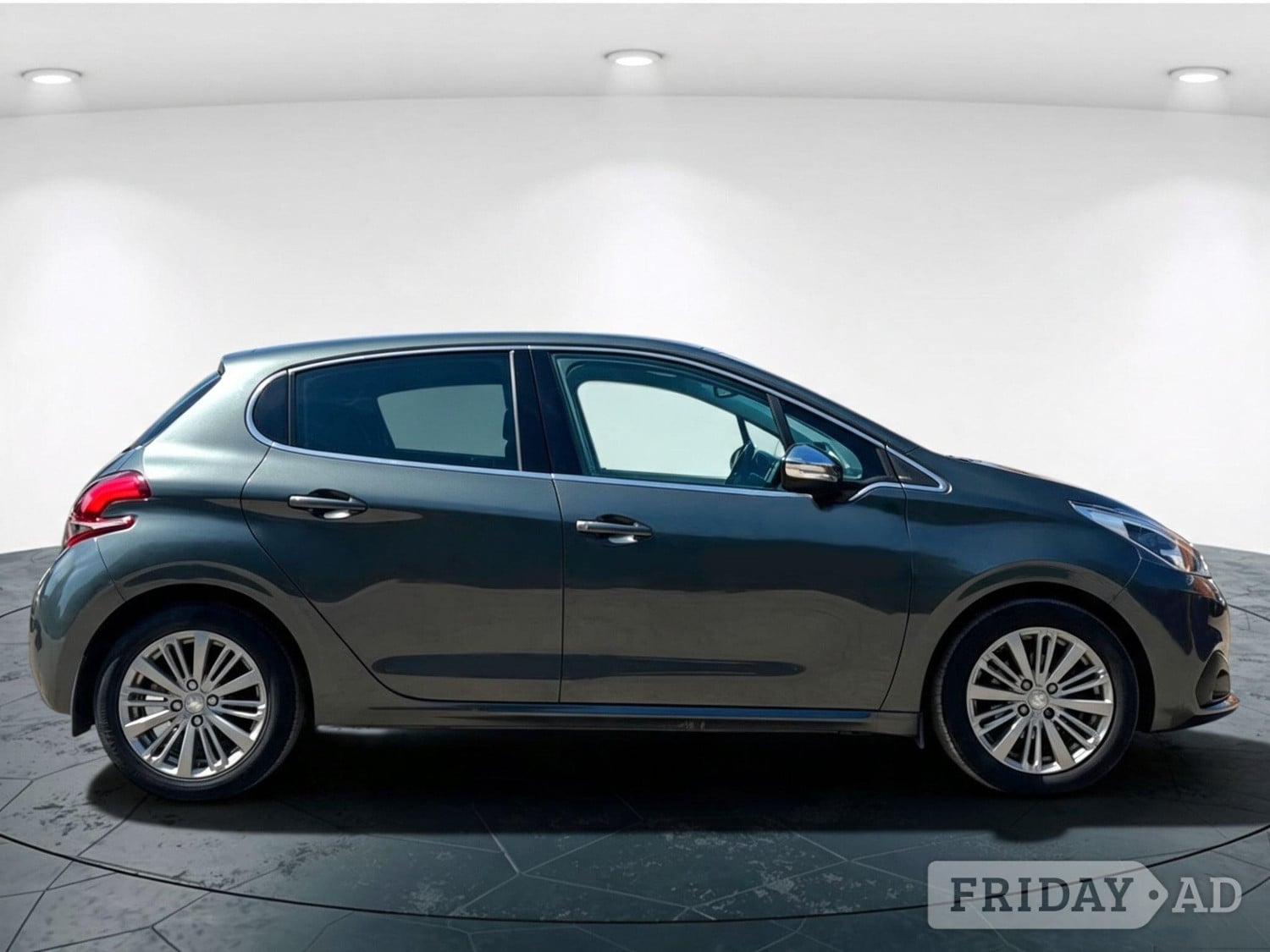 [ berth ]Peugeot 208