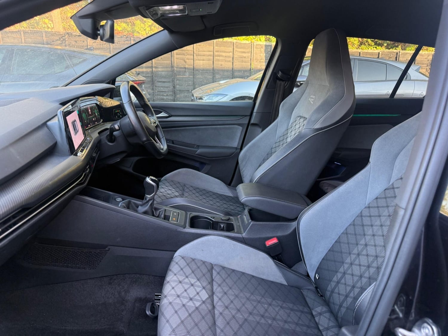 Volkswagen Golf 2021 - Cars
