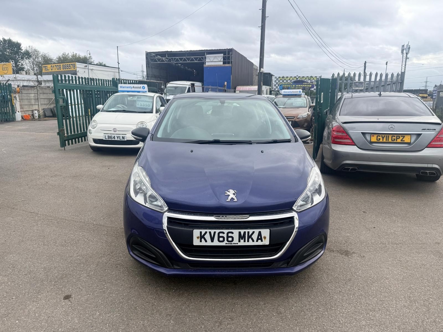[ berth ]Peugeot 208