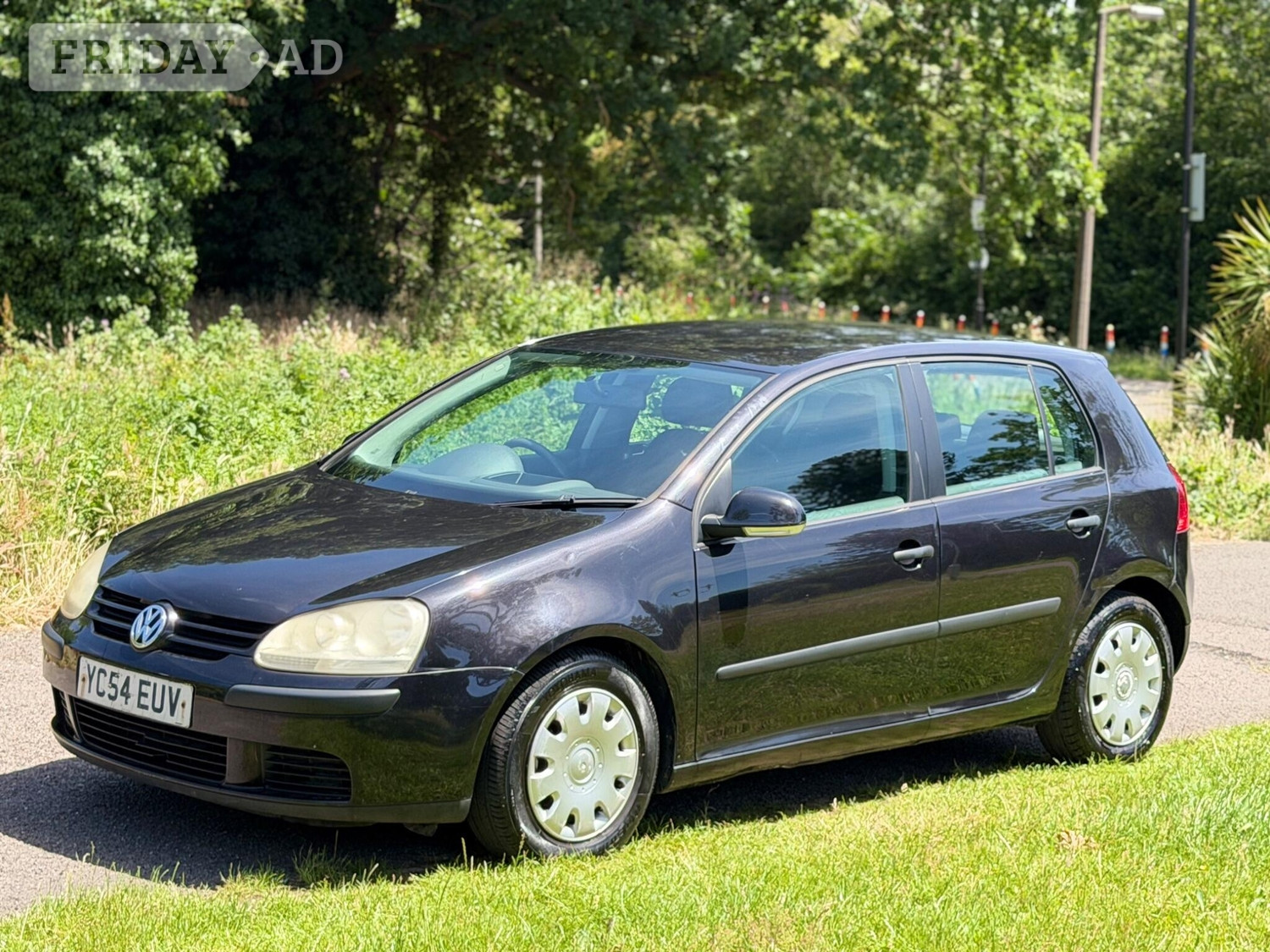 Volkswagen Golf 2004 - Cars in Slough