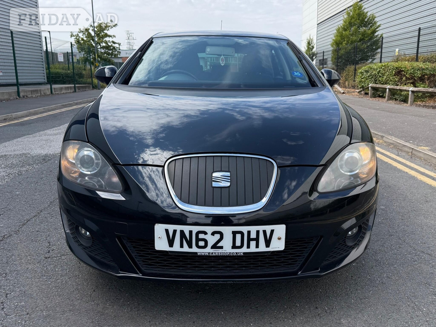 [ berth ]SEAT Leon