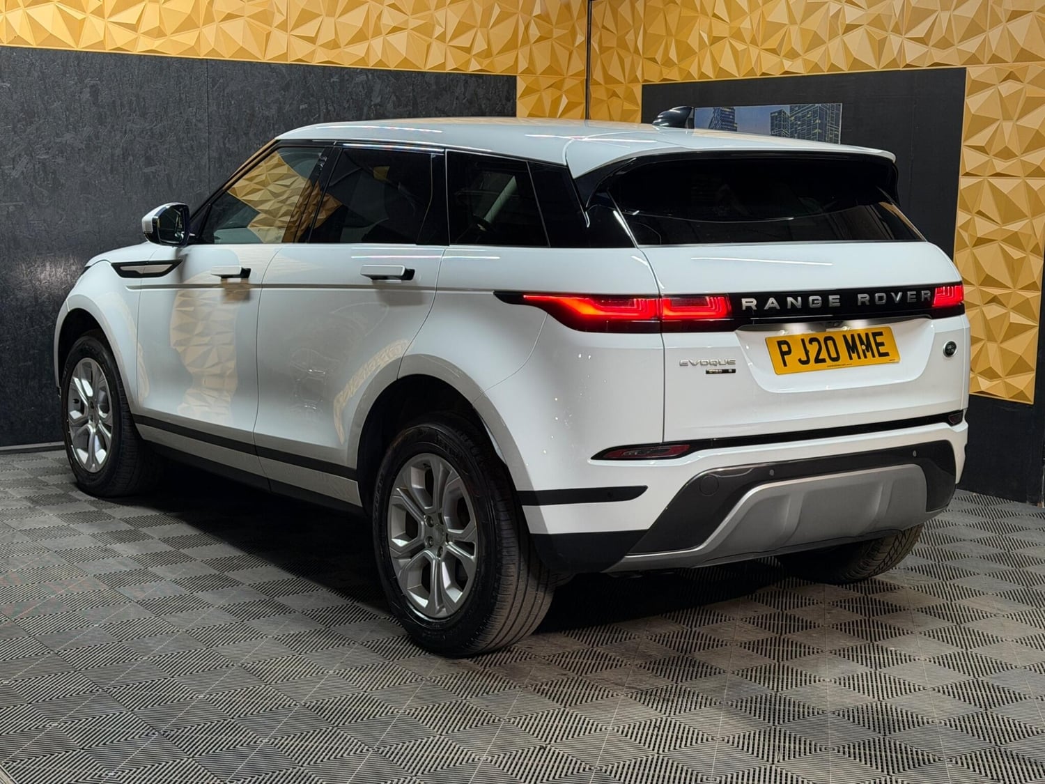 Land Rover Range Rover Evoque 2020 - Cars in Halifax