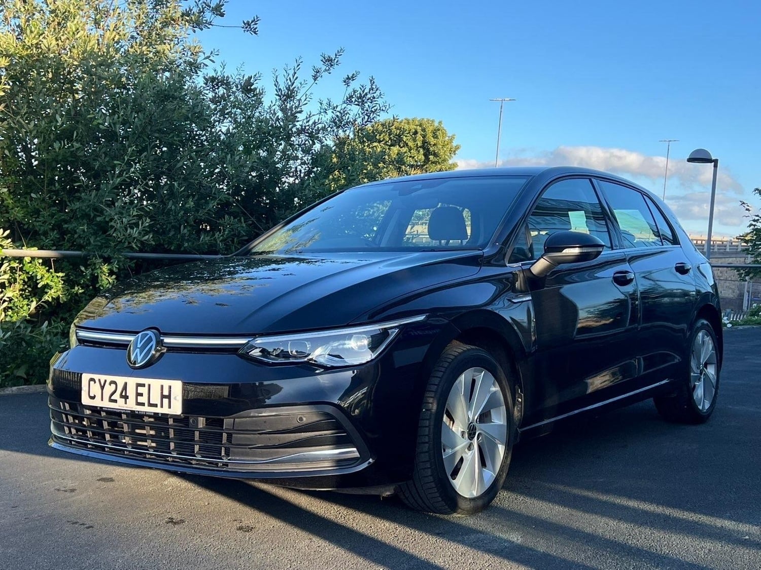 Volkswagen Golf 2024 - Cars