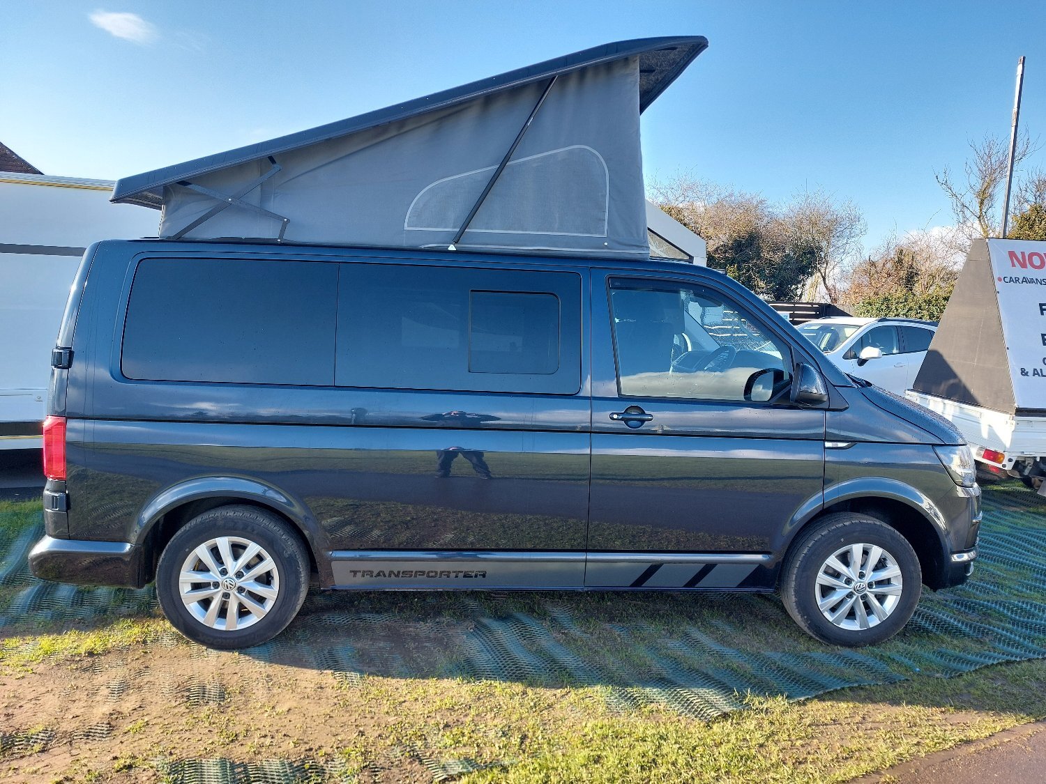 [ berth ]Volkswagen Transporter Campervan Conversion