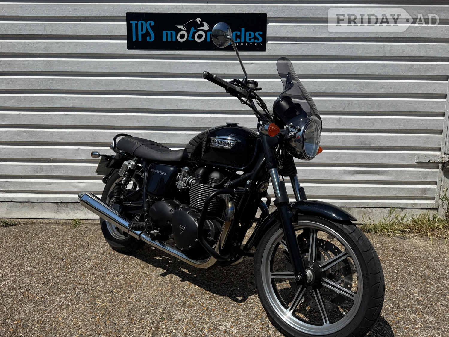 Triumph Bonneville 2015 - Motorbikes, Scooters & Quads