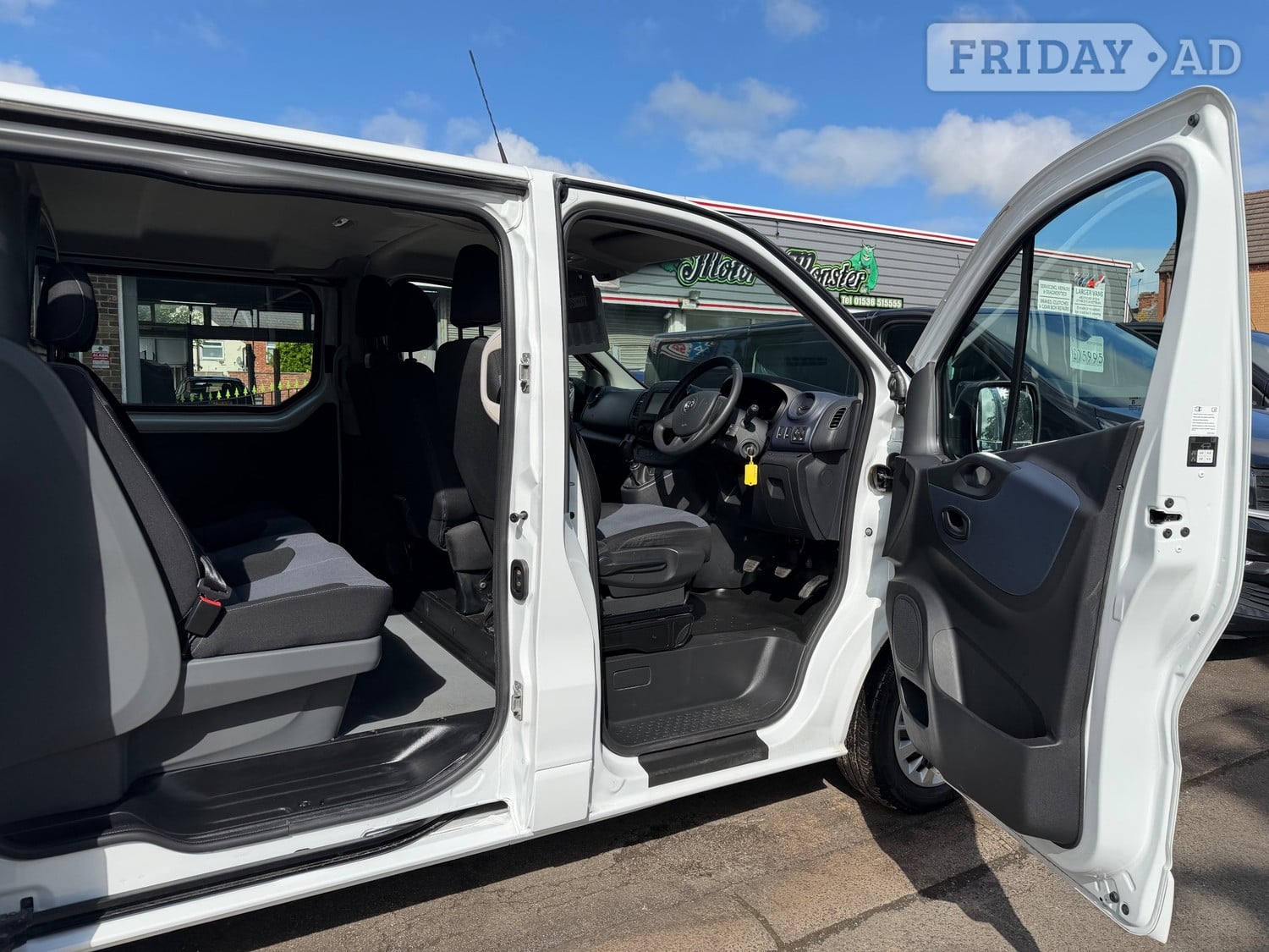 [ berth ]Vauxhall Vivaro
