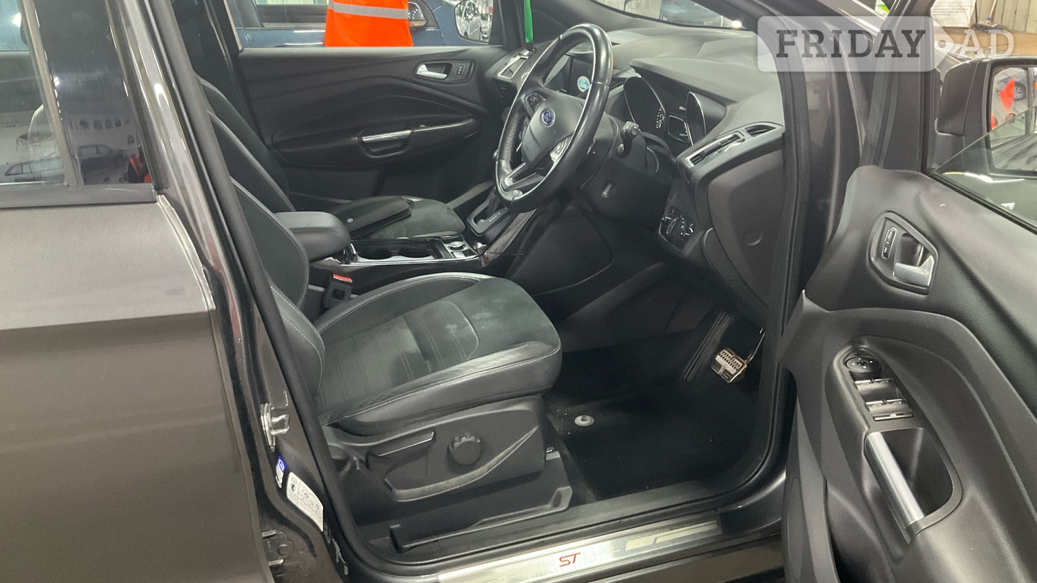 [ berth ]Ford Kuga