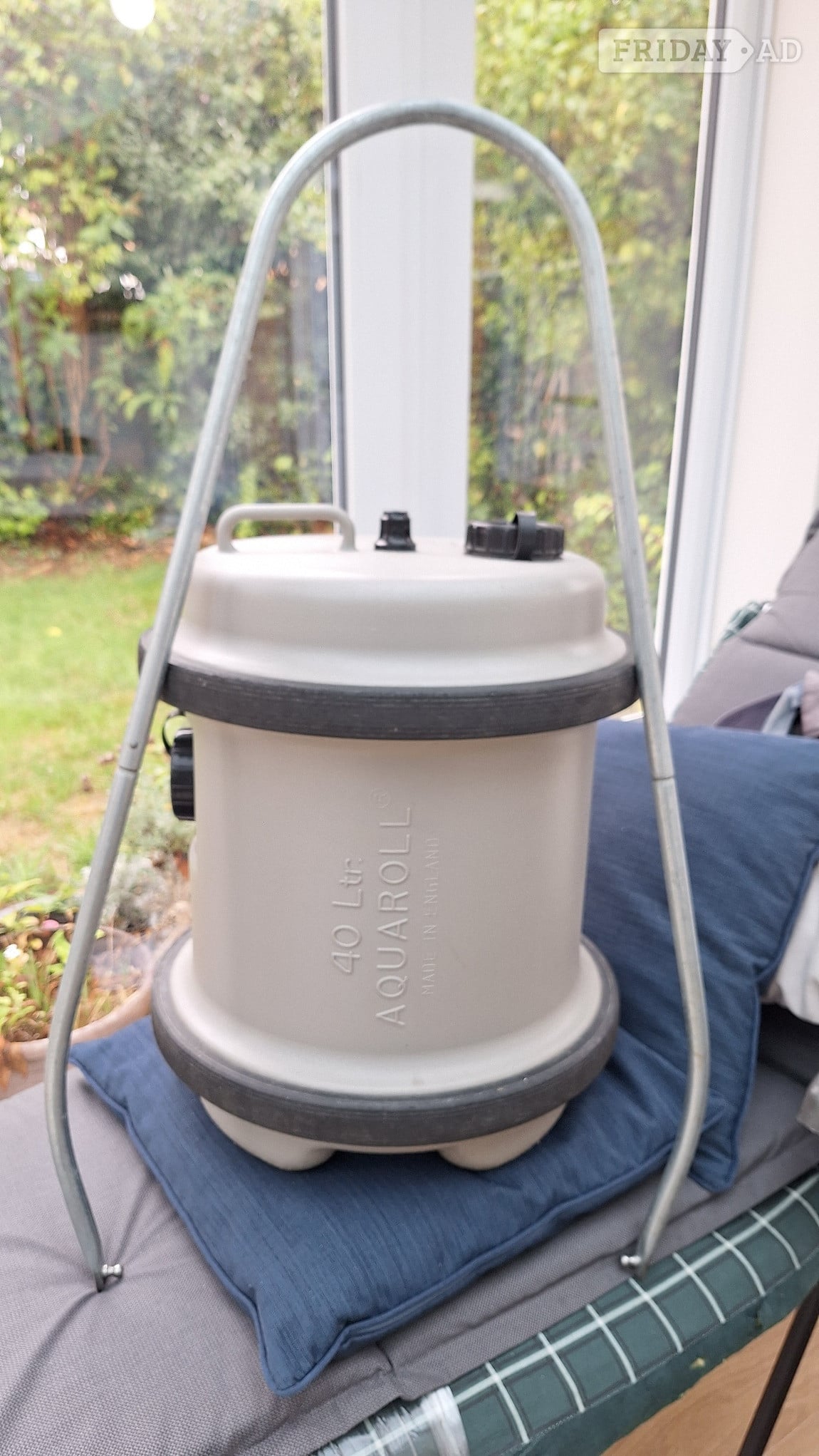 Aquaroll Water container with rolling handle  in Bristol