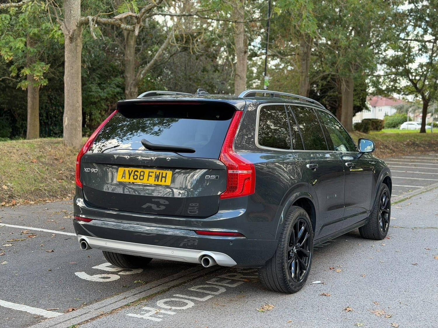 Volvo XC90 2019 - Cars in Uxbridge