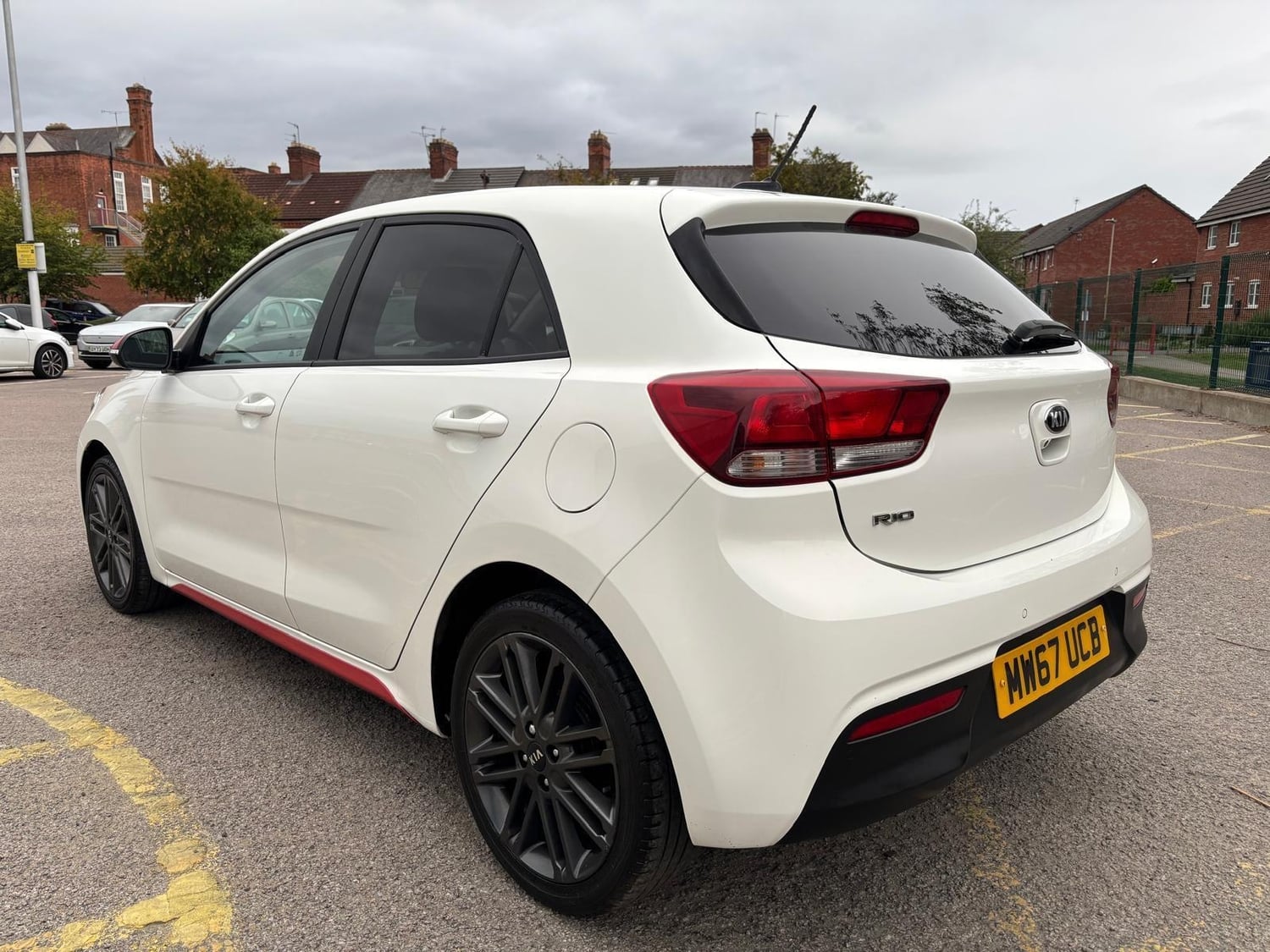 Kia Rio 2017 - Cars in Leicester