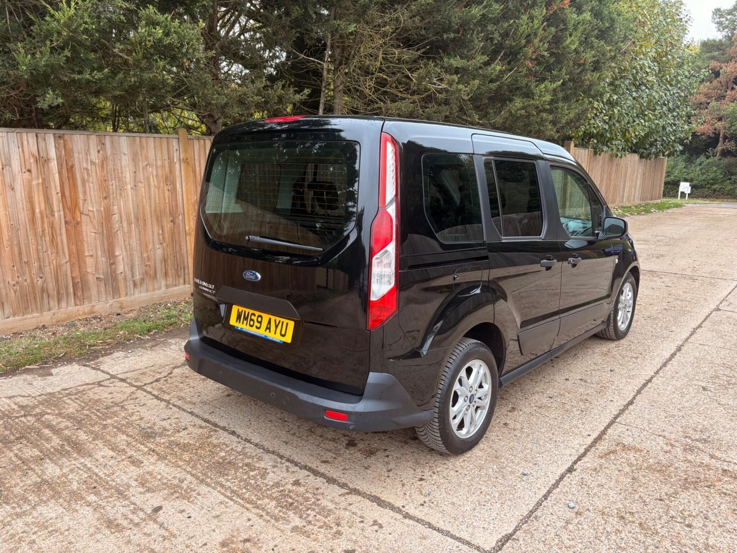 Ford Tourneo Connect 2019 - Cars in Tonbridge