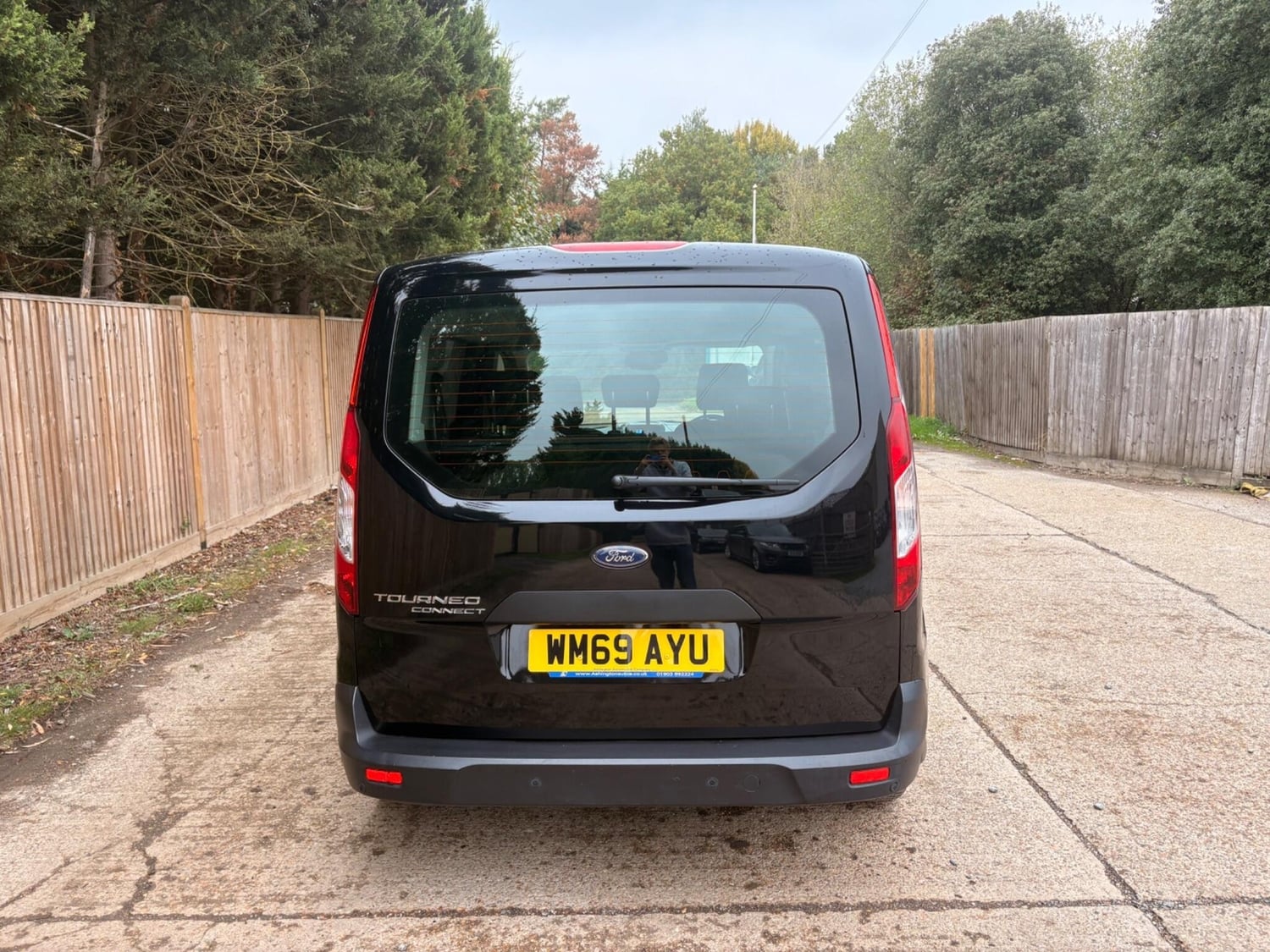 Ford Tourneo Connect 2019 - Cars