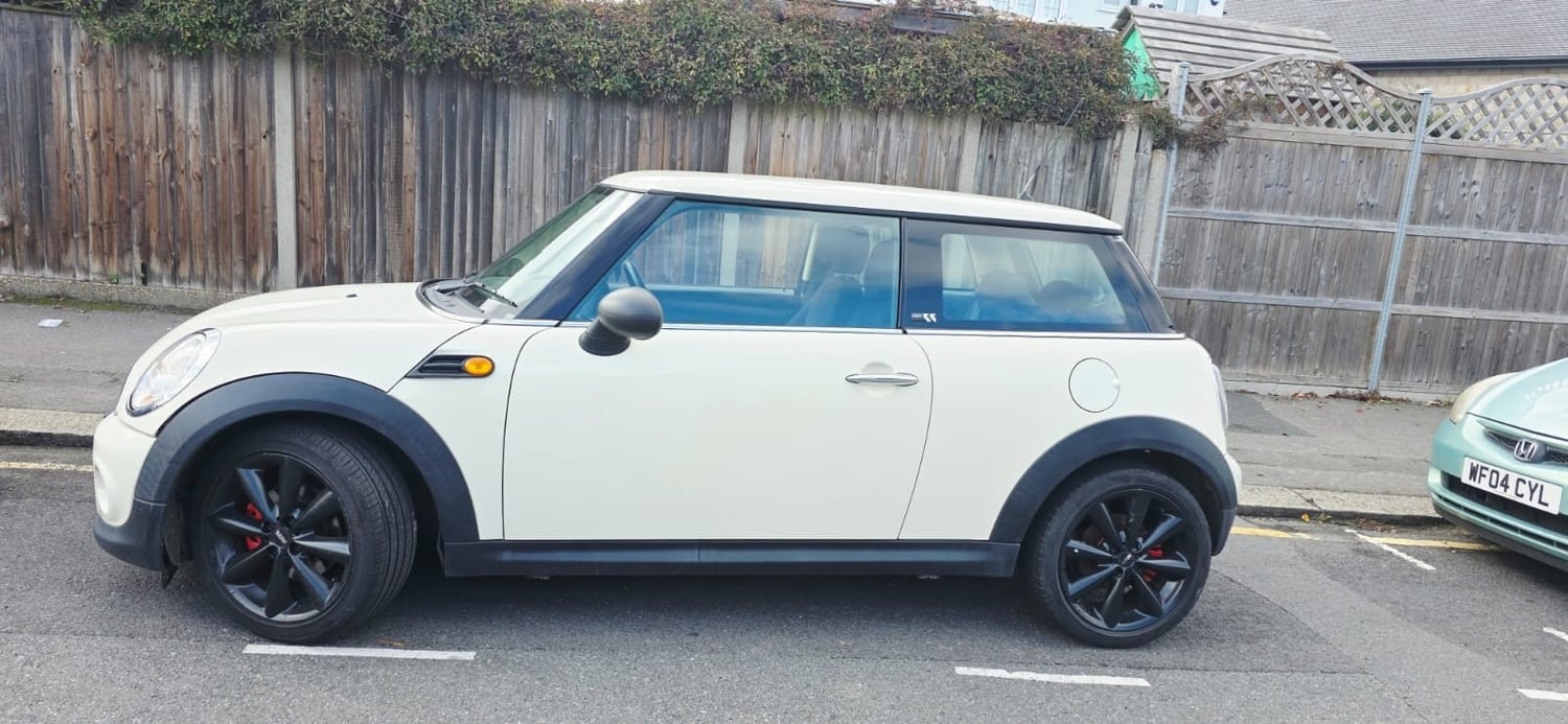 Mini Hatch 2012 - Cars in Sutton