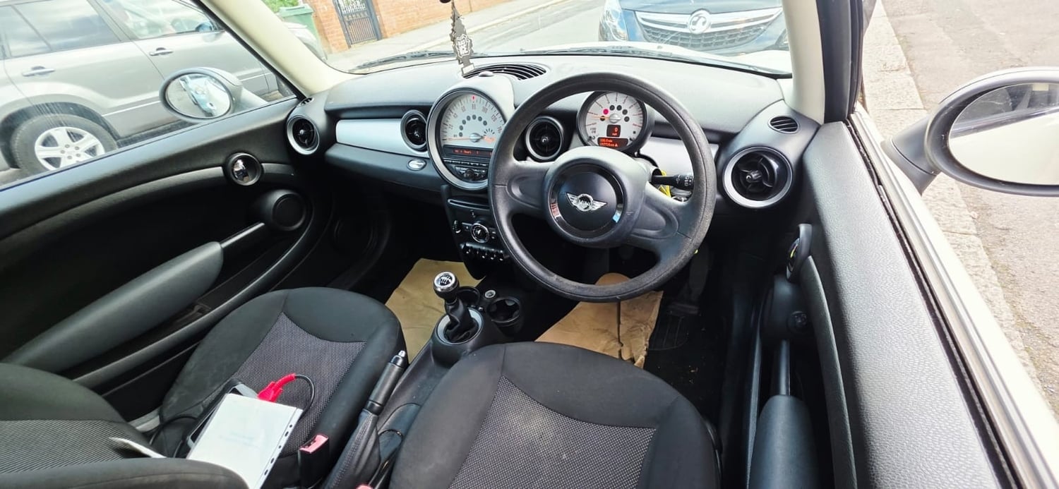 Mini Hatch 2012 - Cars