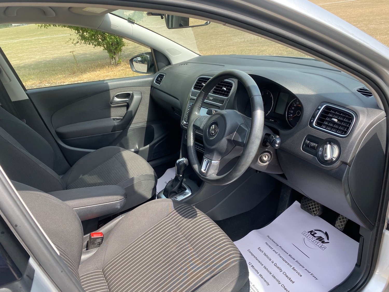 Volkswagen Polo 2011 - Cars