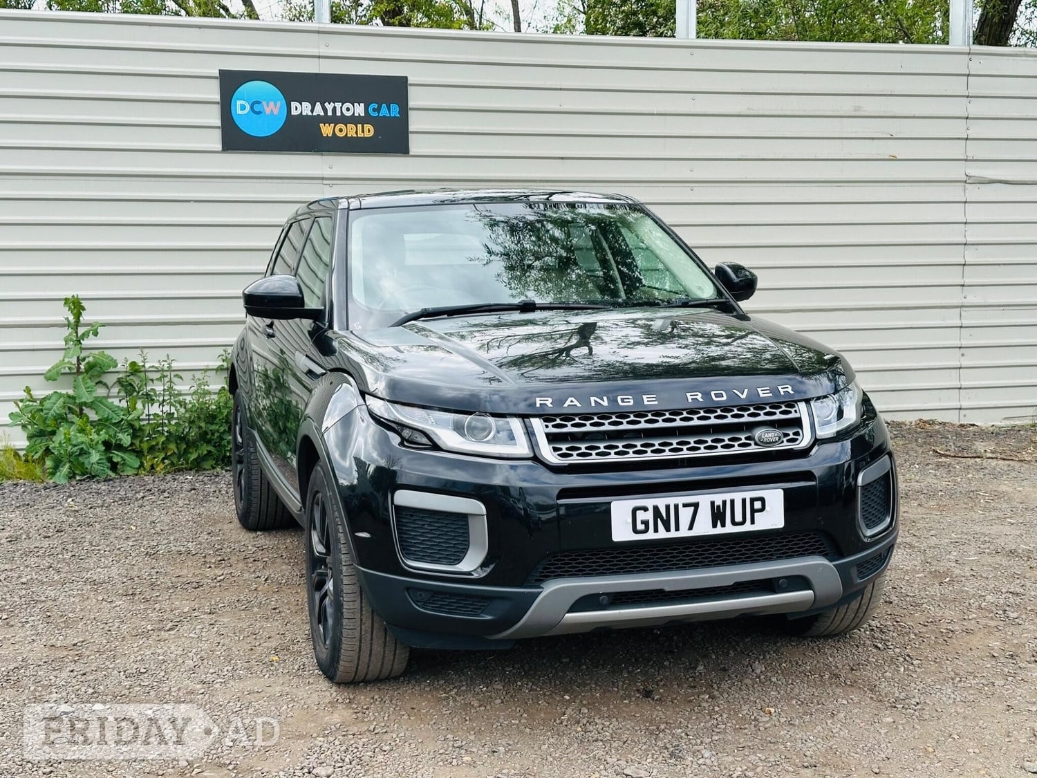 Land Rover Range Rover Evoque 2017 in Hillingdon