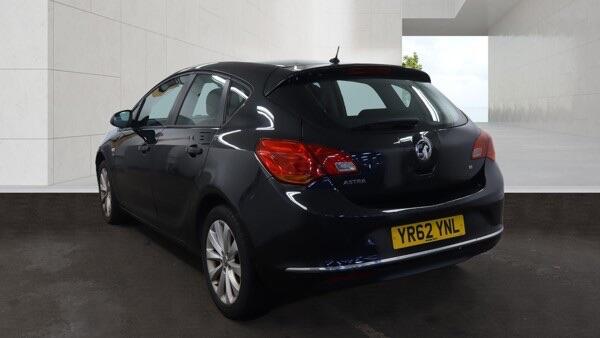 [ berth ]Vauxhall Astra