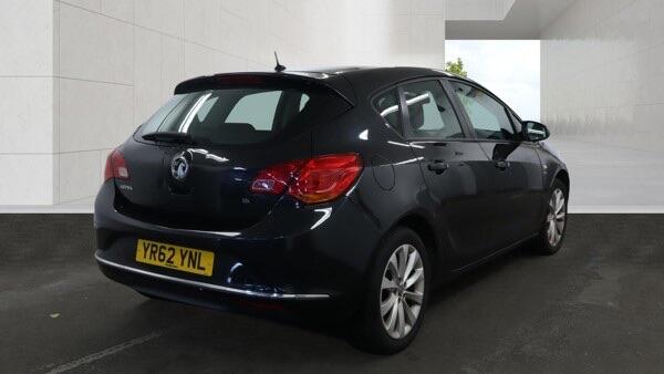 Vauxhall Astra 2012 - Cars