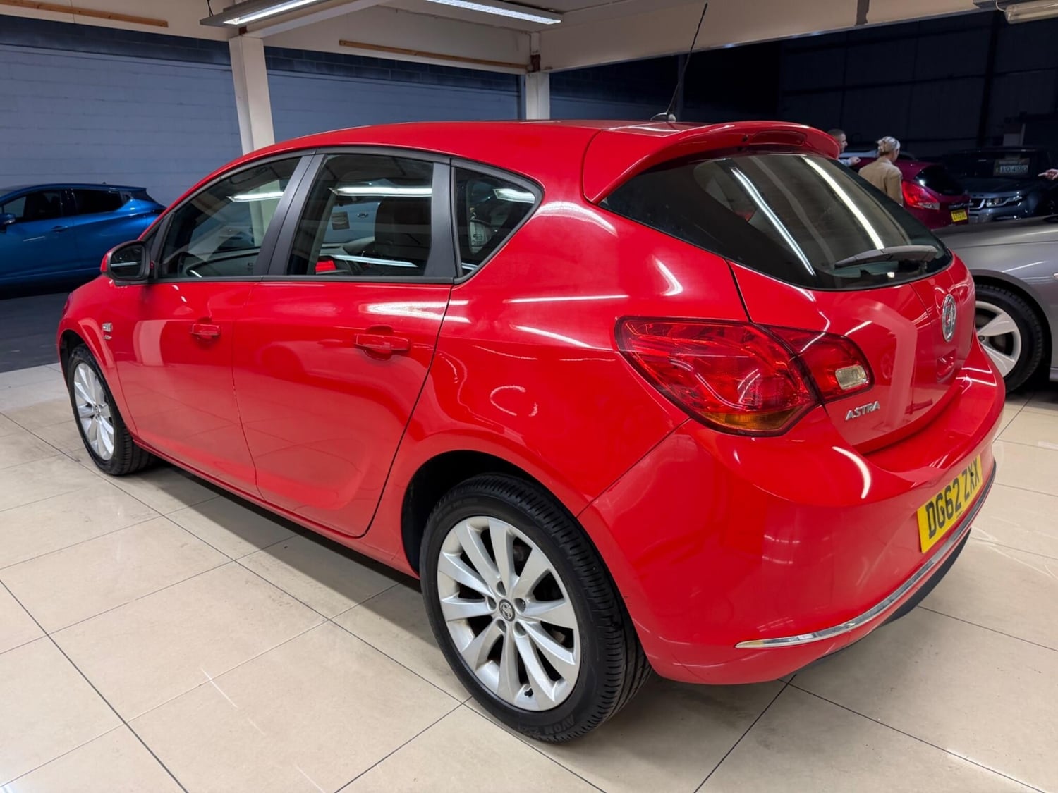 Vauxhall Astra 2012 - Cars