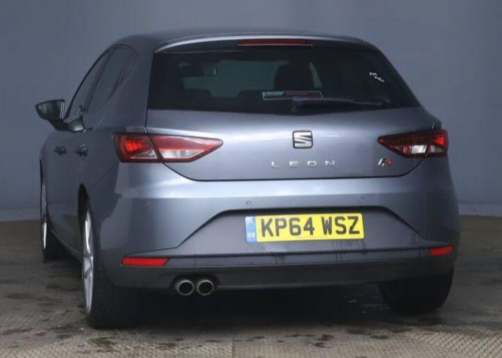 [ berth ]SEAT Leon