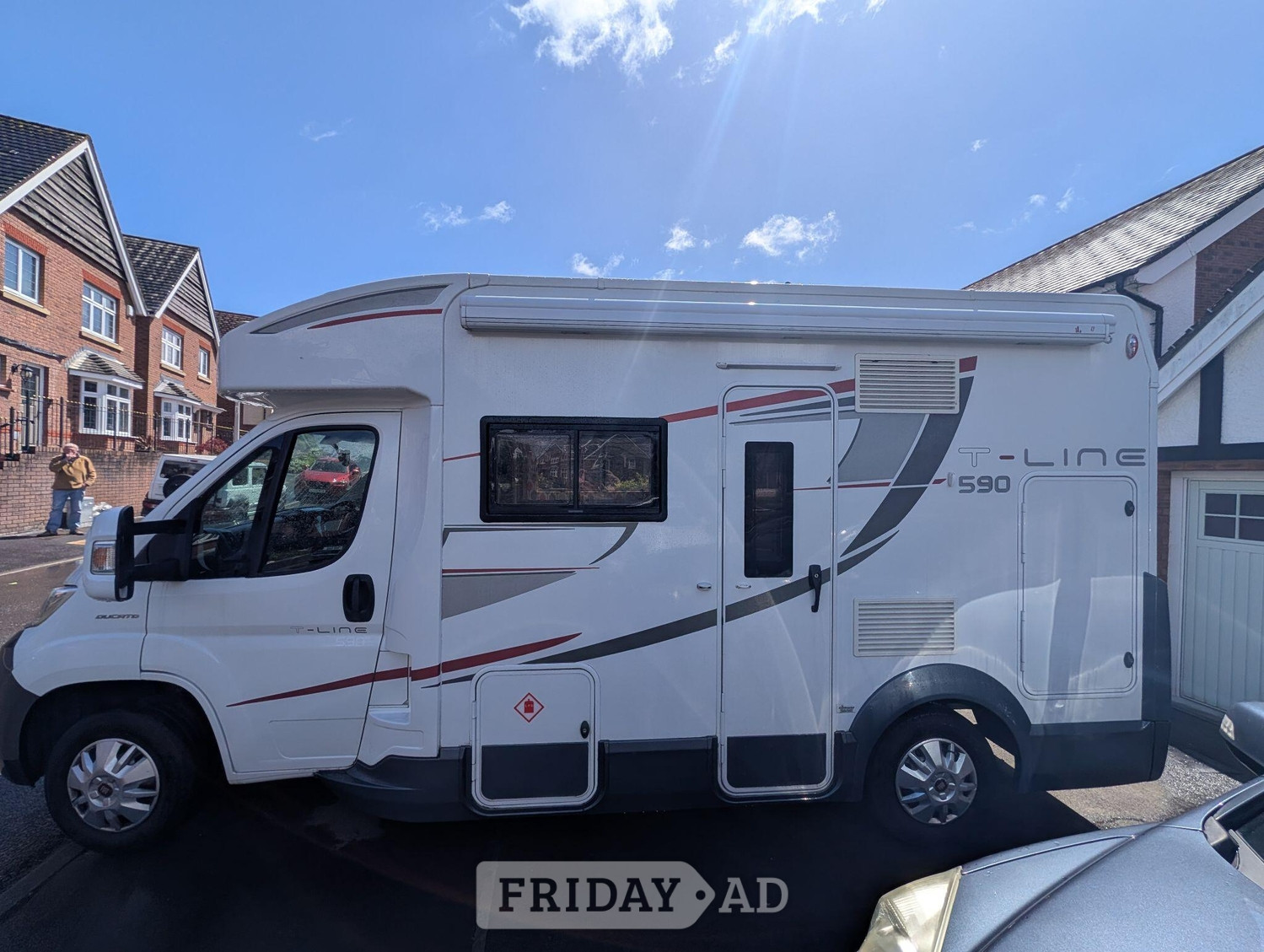 [4 berth ]Roller Team T-Line 590