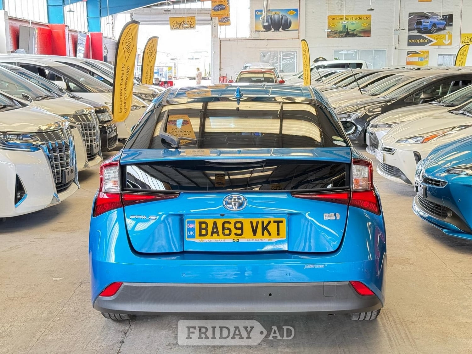 Toyota Prius 2019 - Cars in Reading