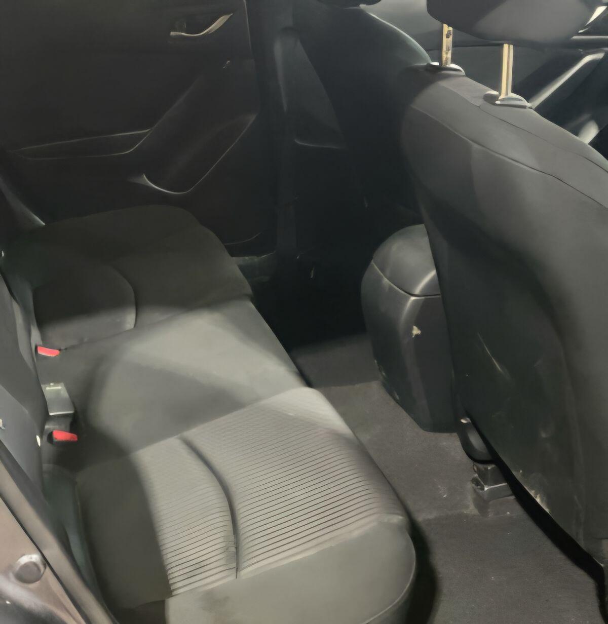Mazda 3 2015 - Cars