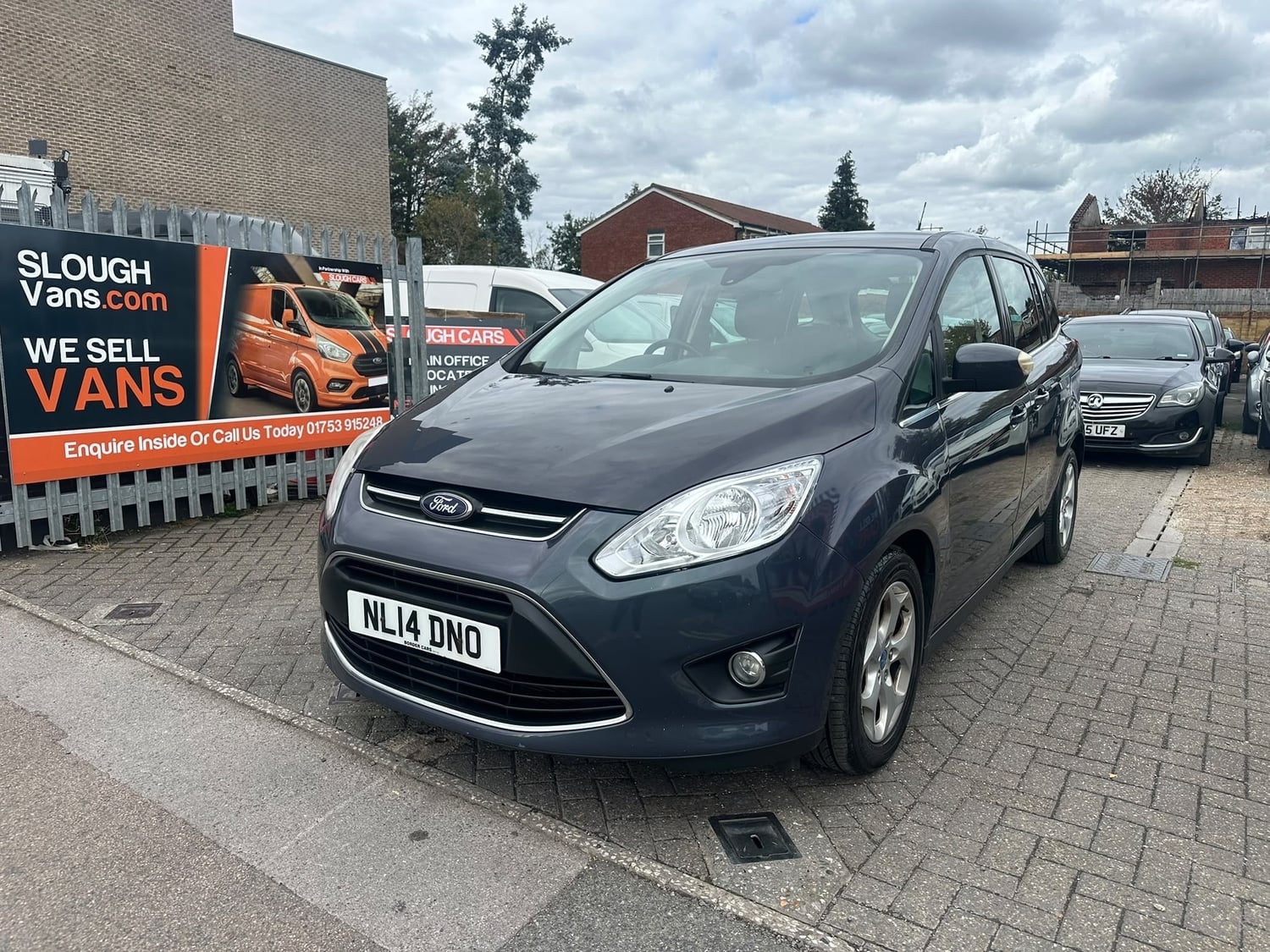 [ berth ]Ford Grand C-MAX