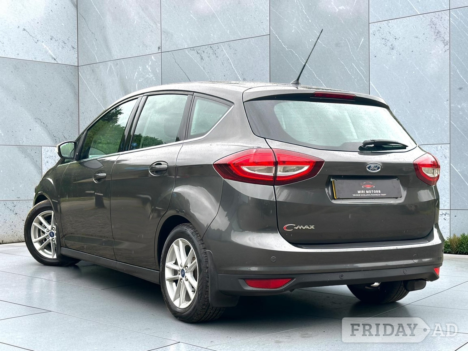 [ berth ]Ford C-MAX