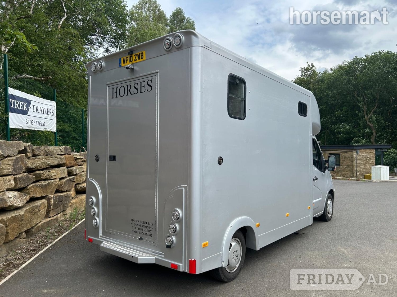 [ berth ]Hamer Horsebox Conversions 
