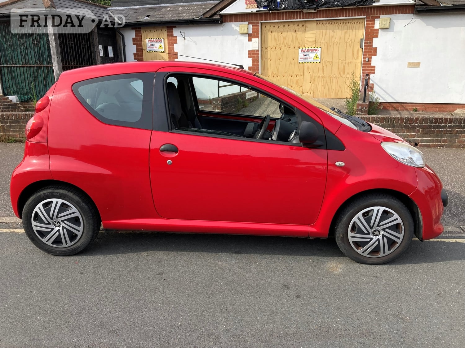 Peugeot 107 2014 in Lancing