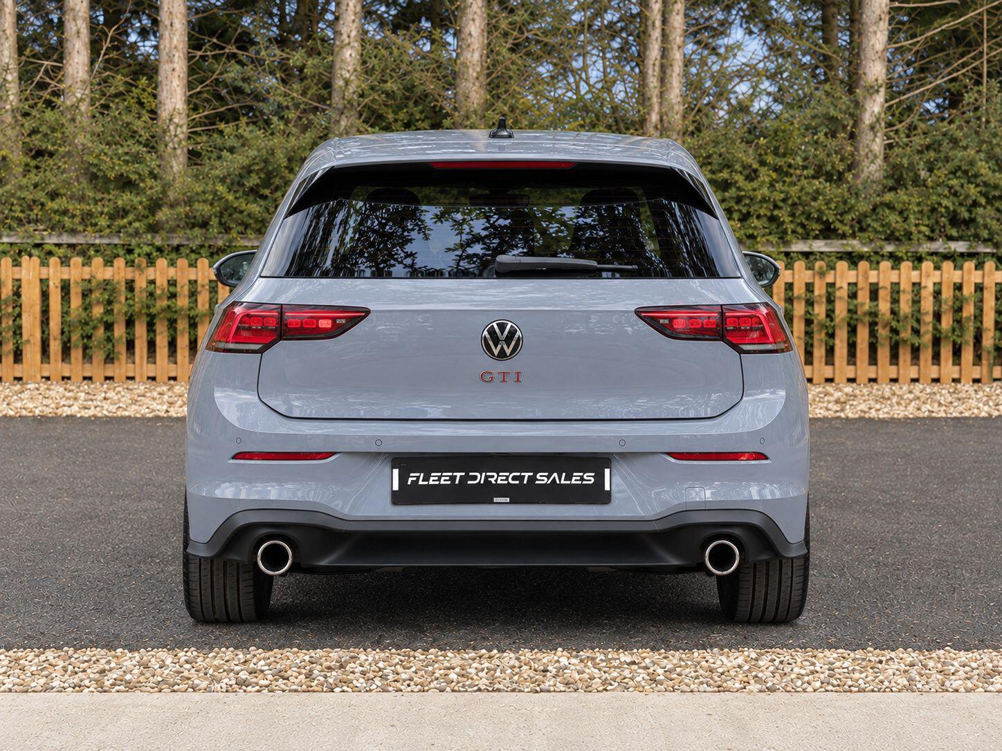 Volkswagen Golf 2025 - Cars