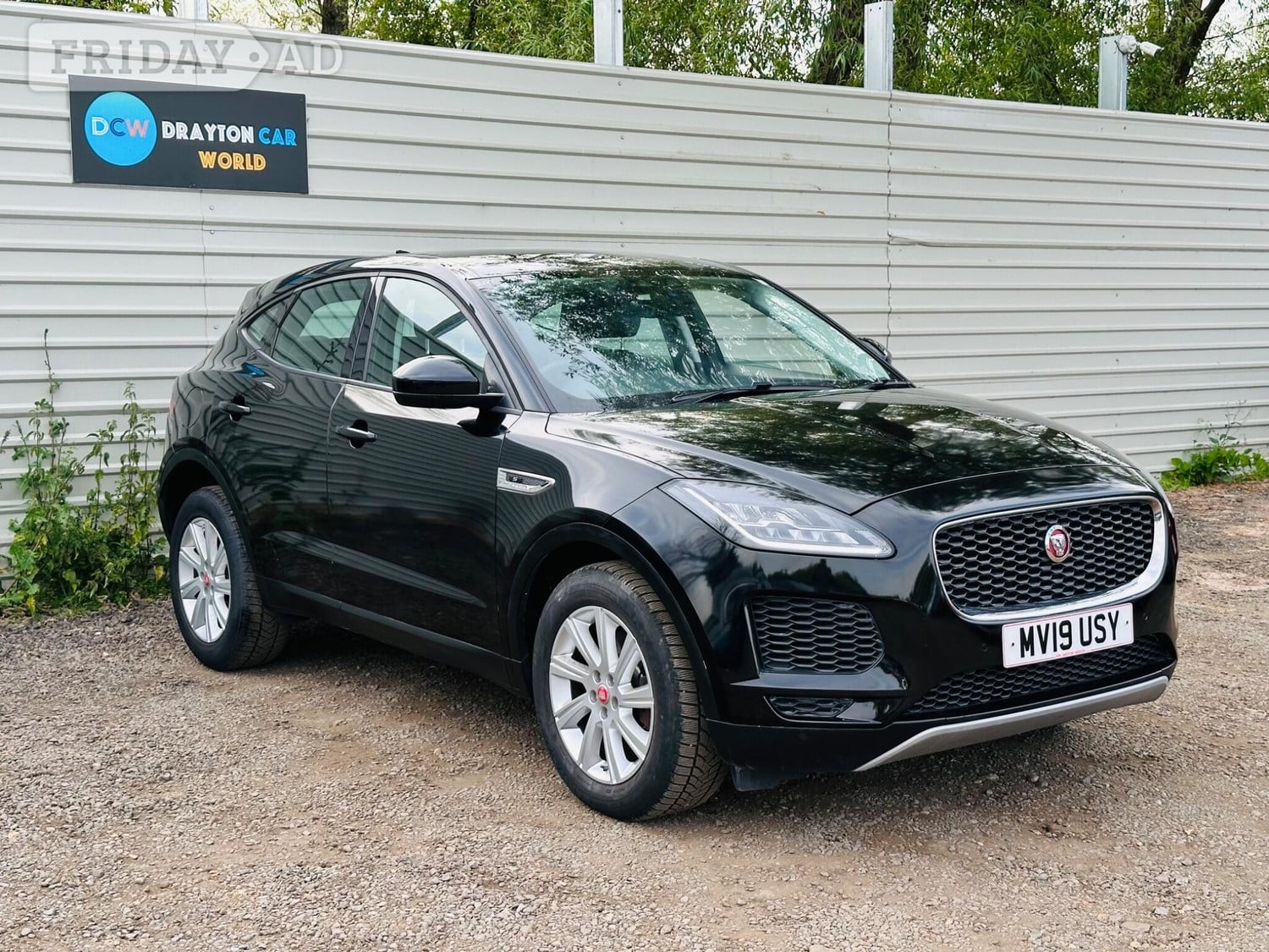 [ berth ]Jaguar E-Pace