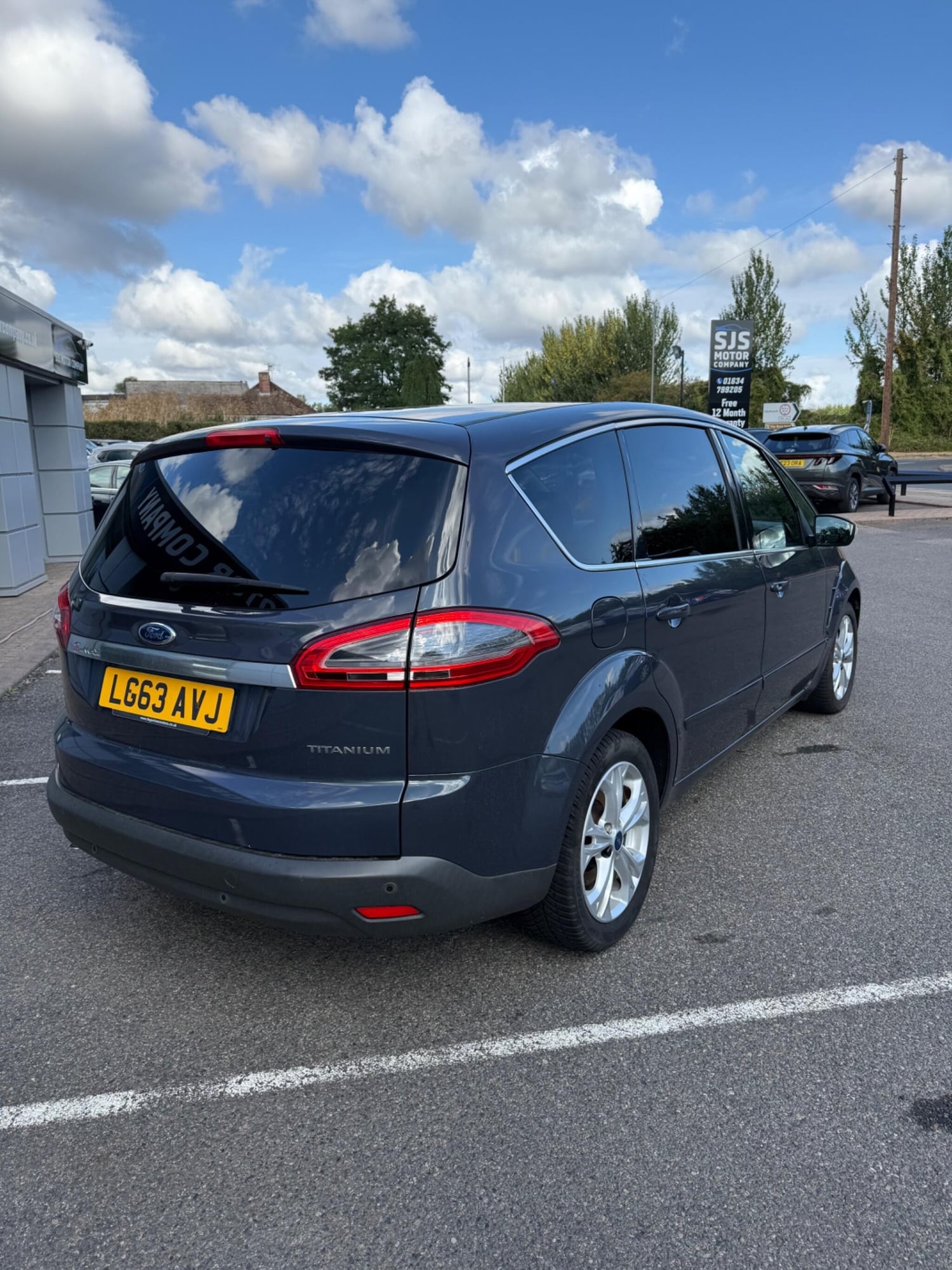 [ berth ]Ford S-Max