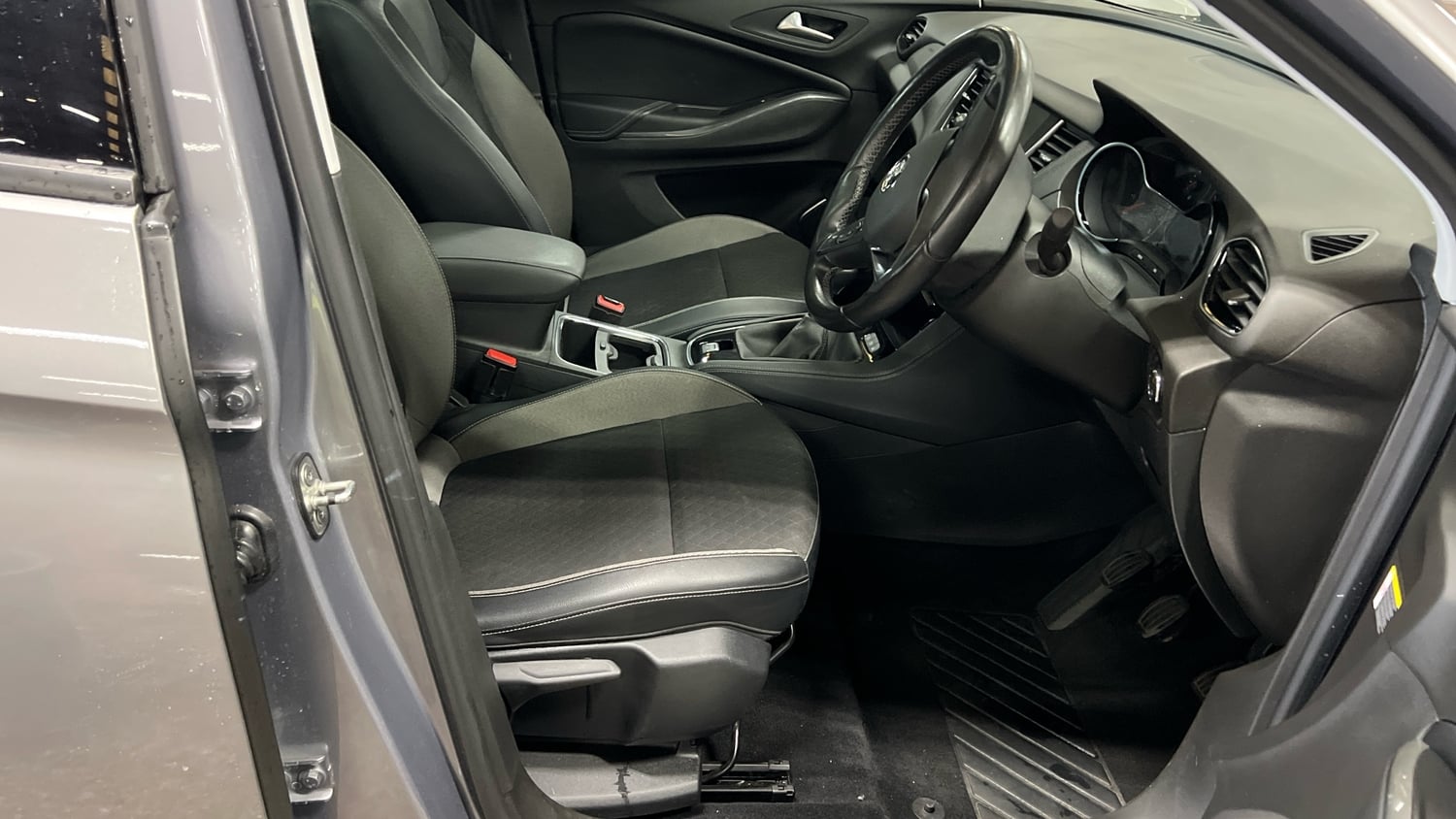 [ berth ]Vauxhall Grandland X