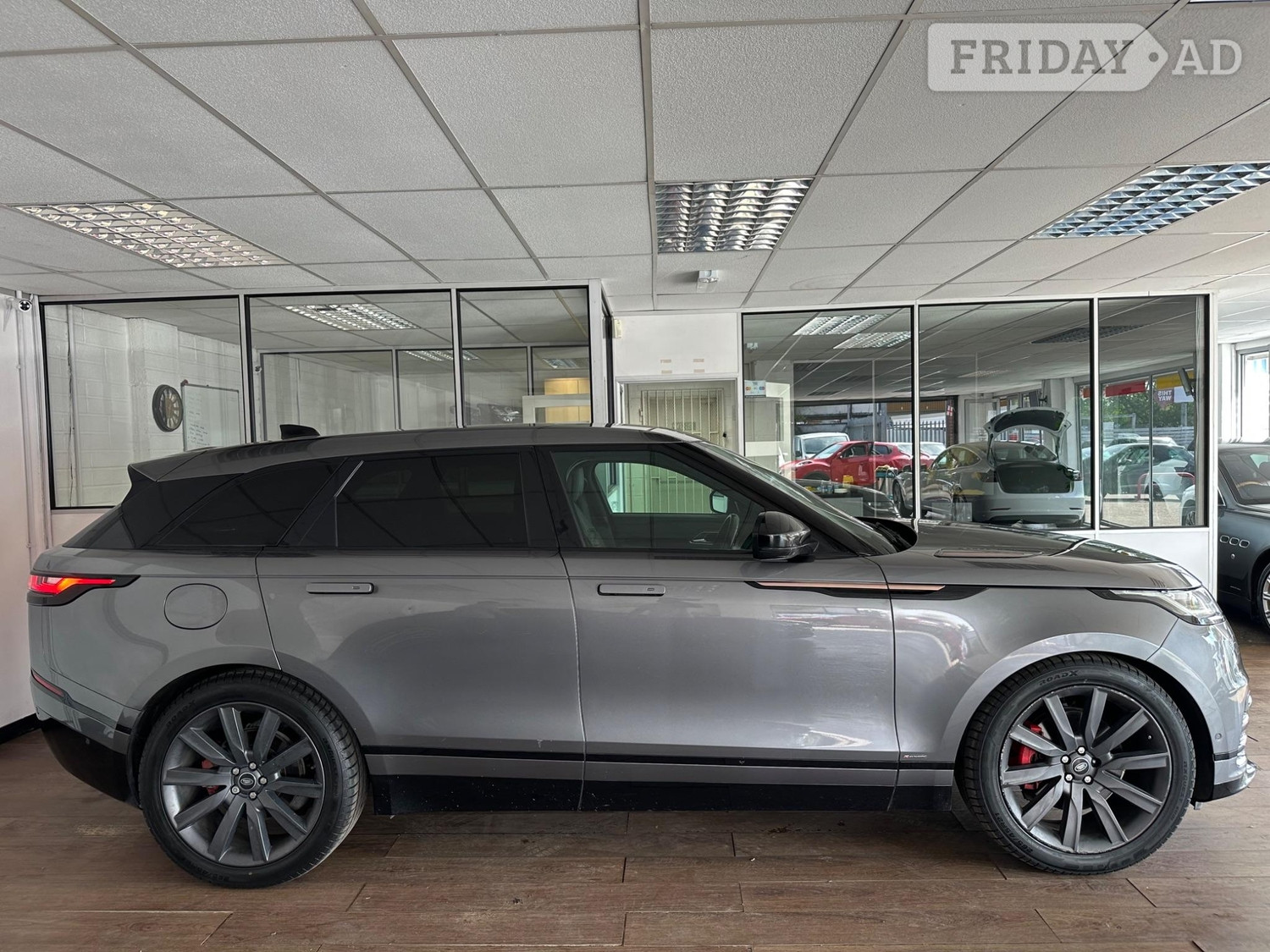 Land Rover Range Rover Velar Sandhurst