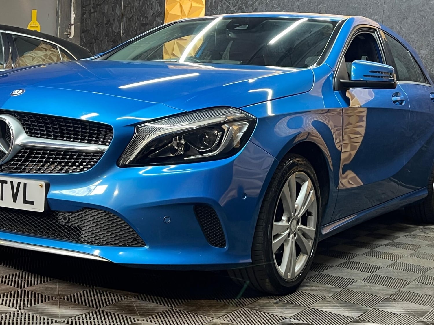 [ berth ]Mercedes-Benz A Class