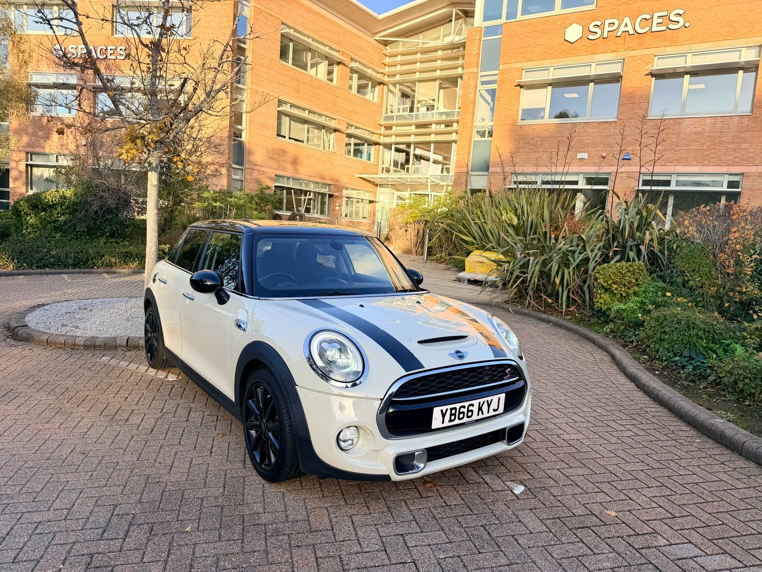 [ berth ]Mini Hatch