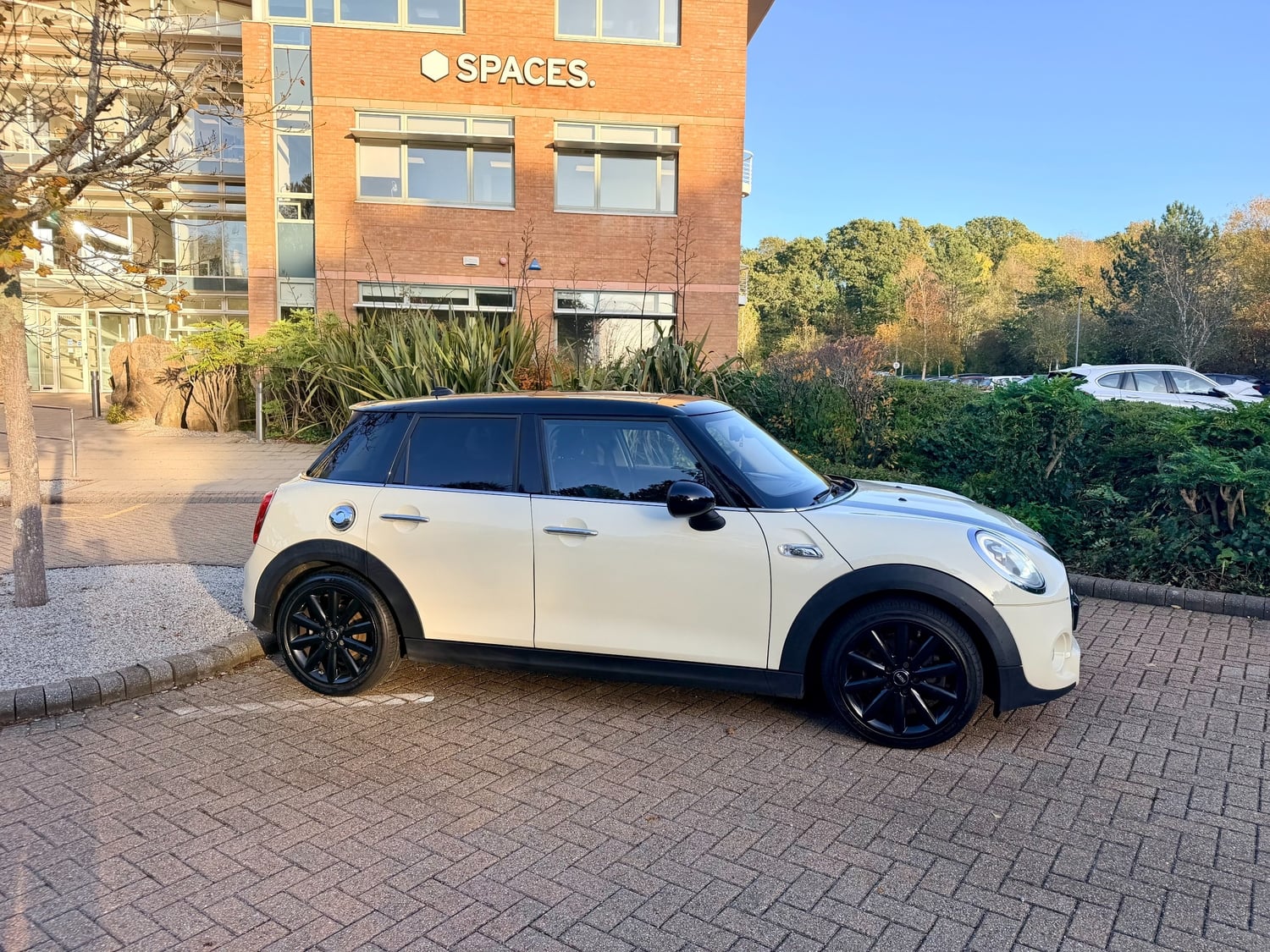 Mini Hatch 2017 - Cars