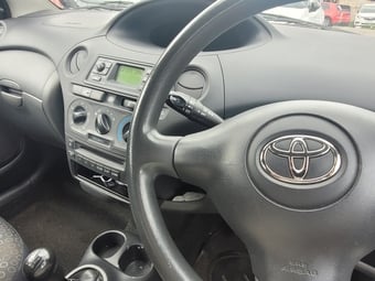 Toyota Yaris 2005