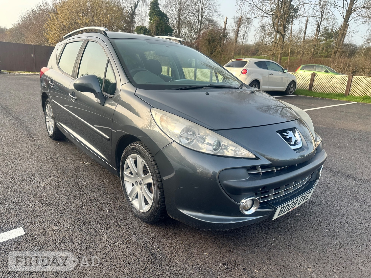 Peugeot 207 SW 2008 in Slough
