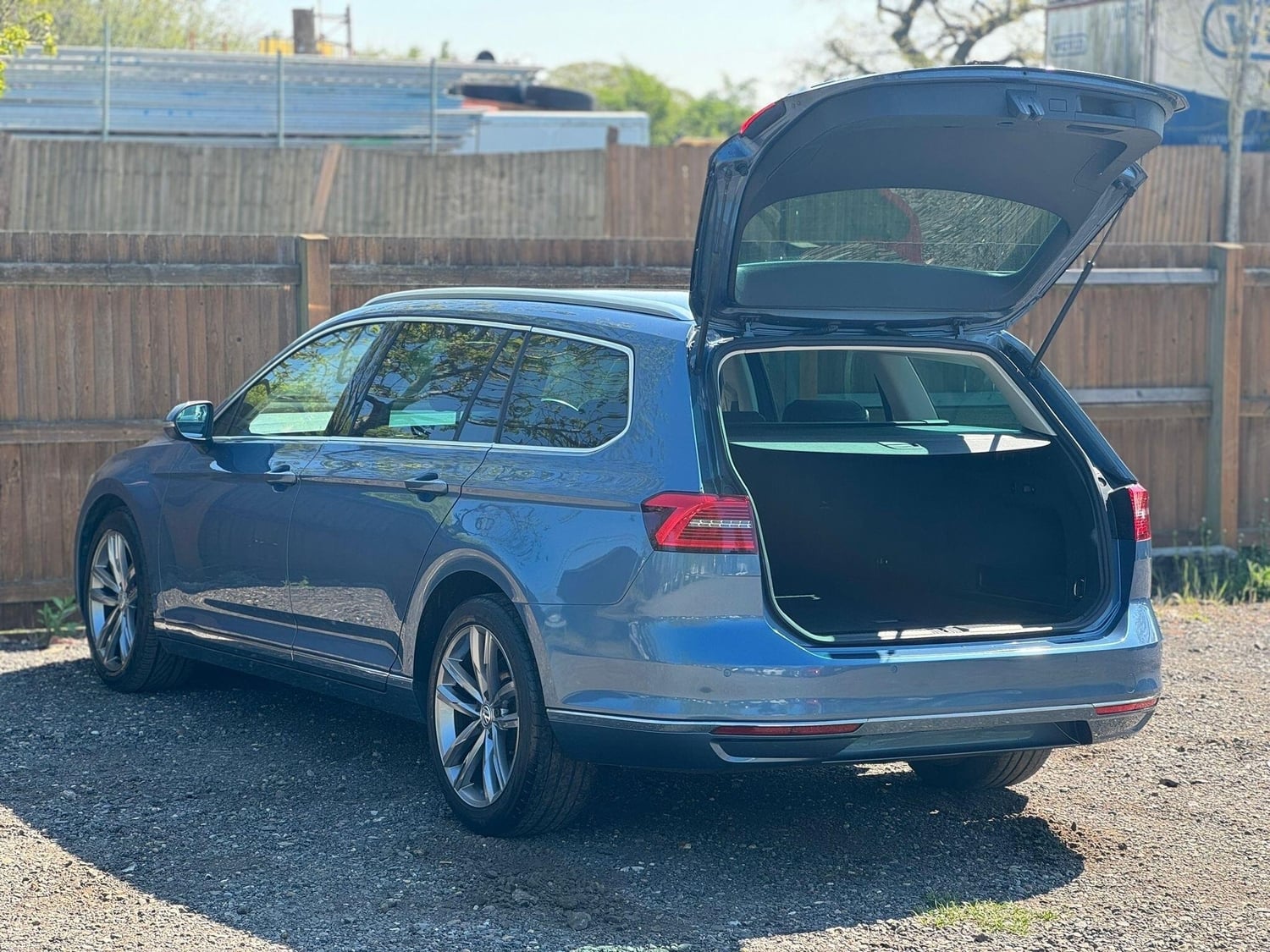 Volkswagen Passat 2015 - Cars