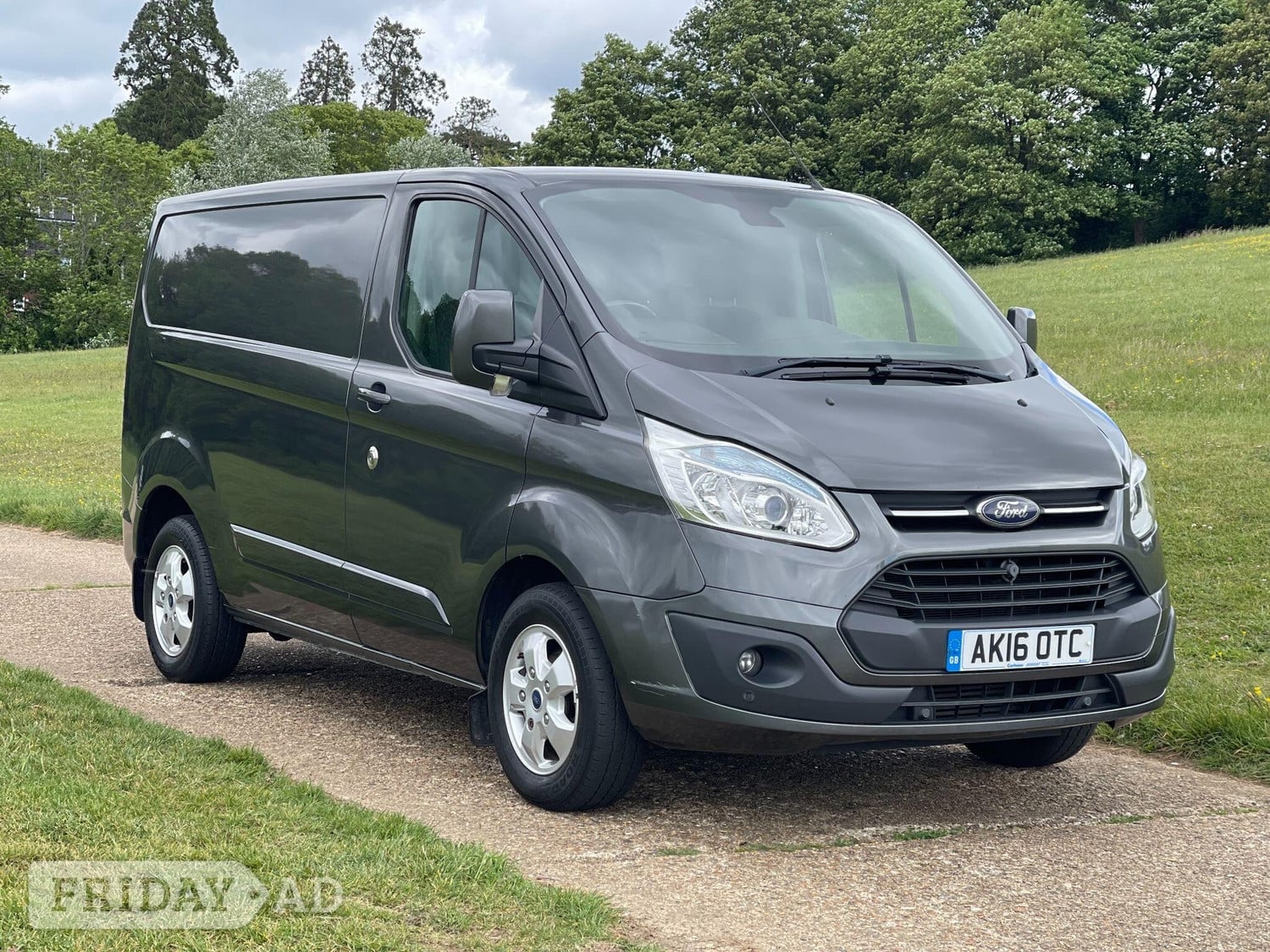 [ berth ]Ford Transit Custom