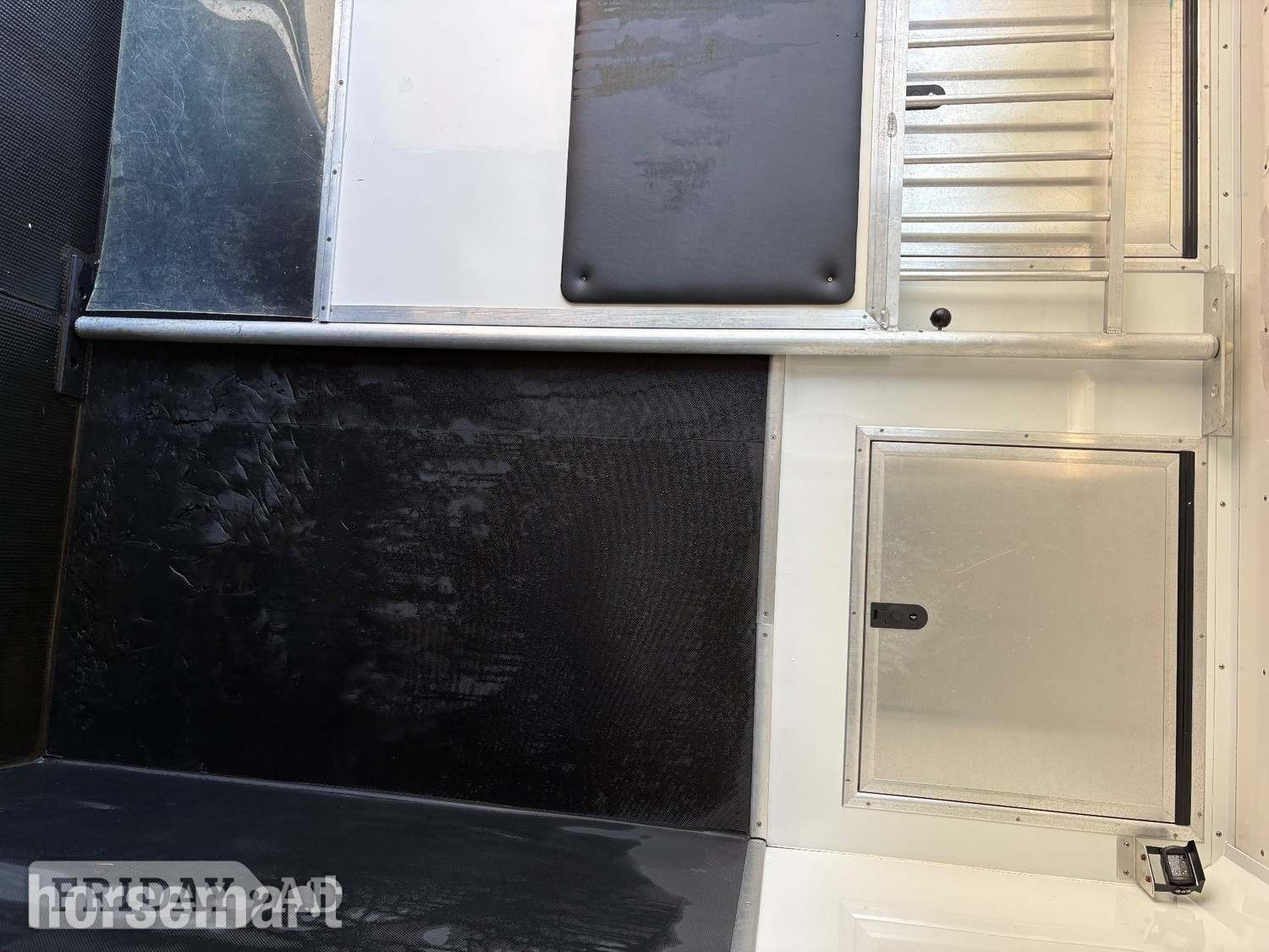 Bretherton  Renault Horsebox - Trailers & Horseboxes
