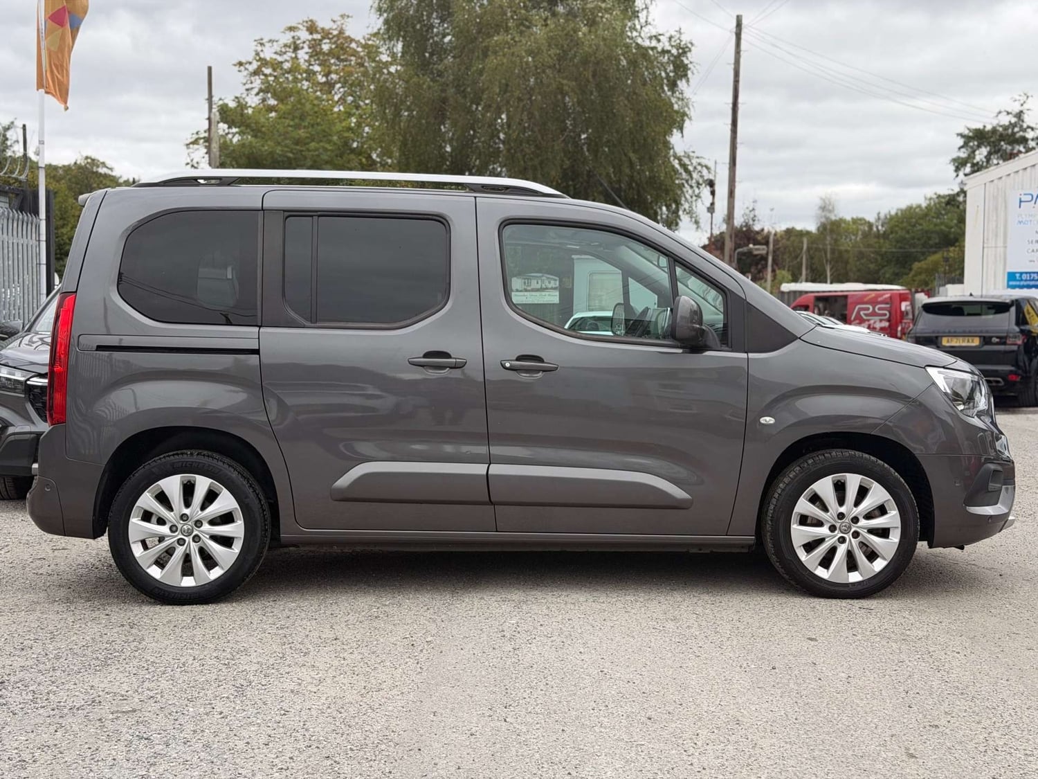 Vauxhall Combo Life 2020 - Cars