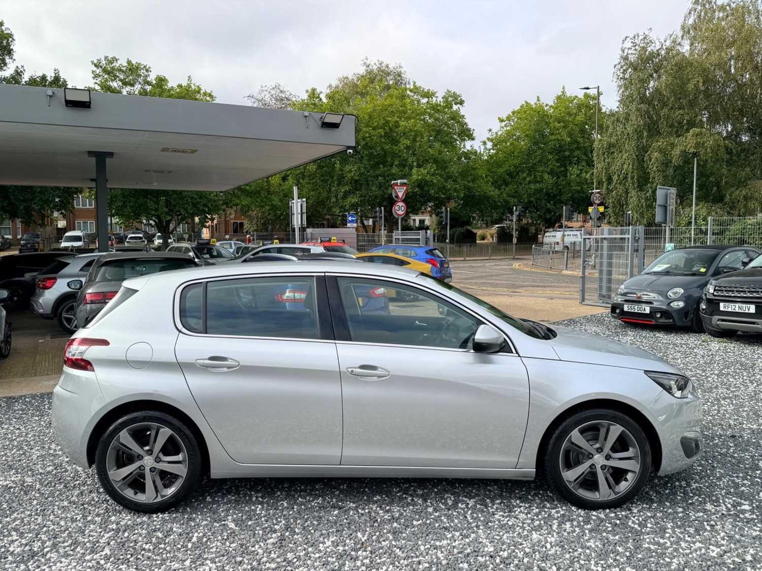 [ berth ]Peugeot 308