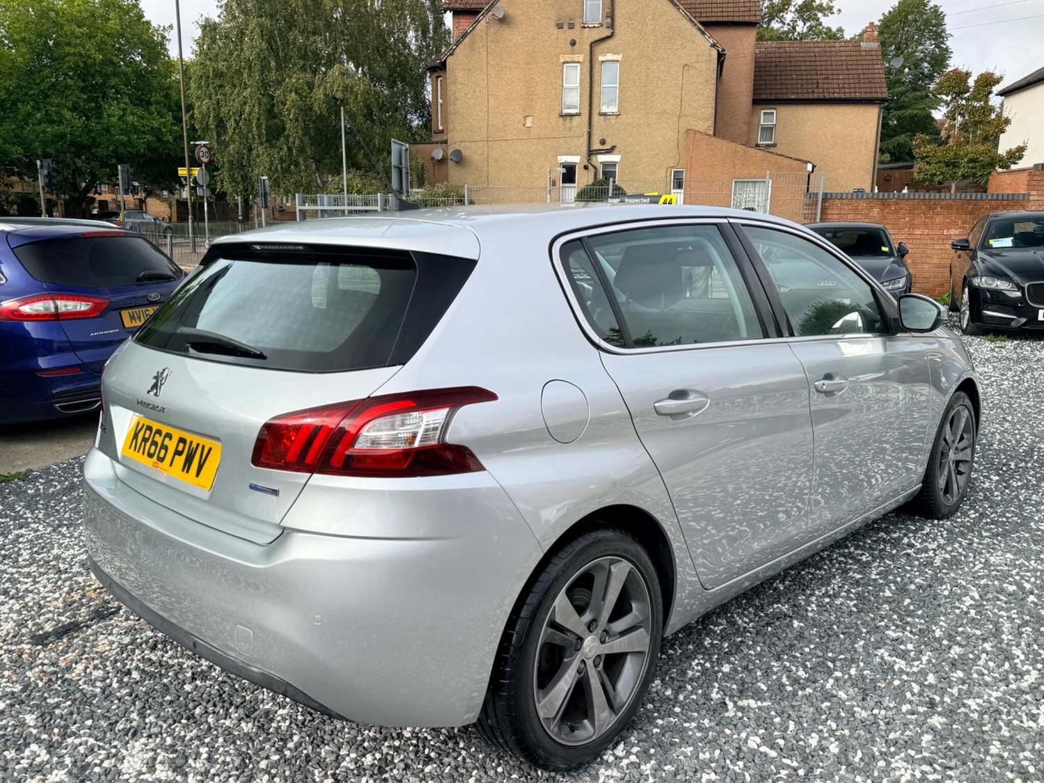Peugeot 308 2016 - Cars in Bedford