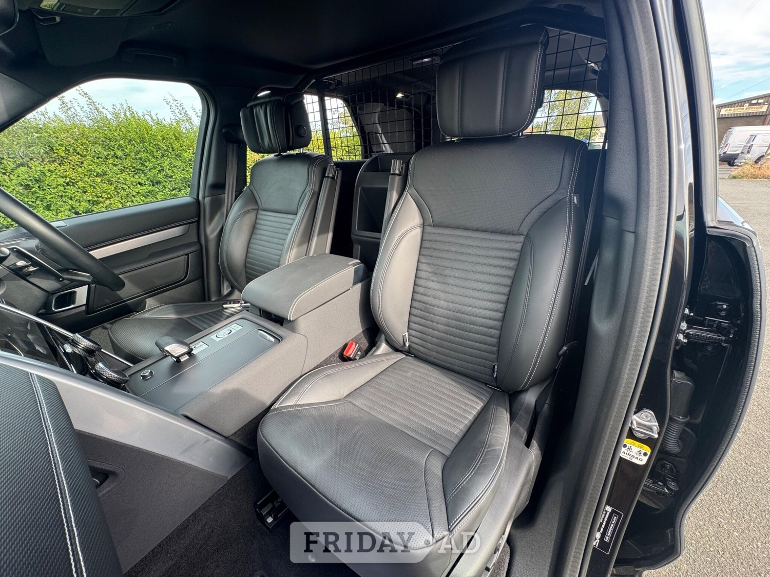 Land Rover Discovery 2025 - Vans & Commercial Vehicles in Tewkesbury