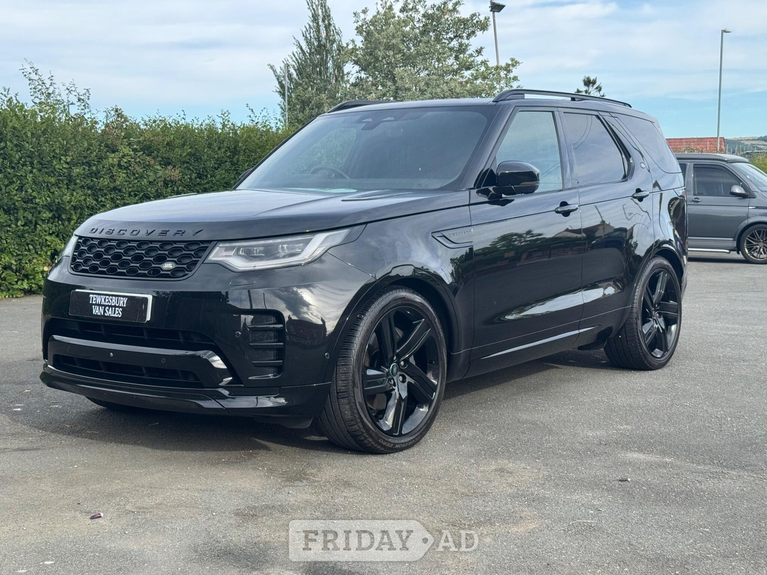[ berth ]Land Rover Discovery