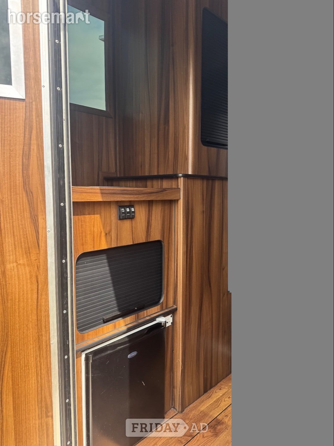 JM Horseboxes J m chaser xl Renault Horsebox - Trailers & Horseboxes